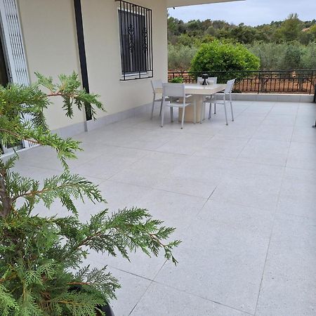 Orange Tree Villa Порто Хели Екстериор снимка
