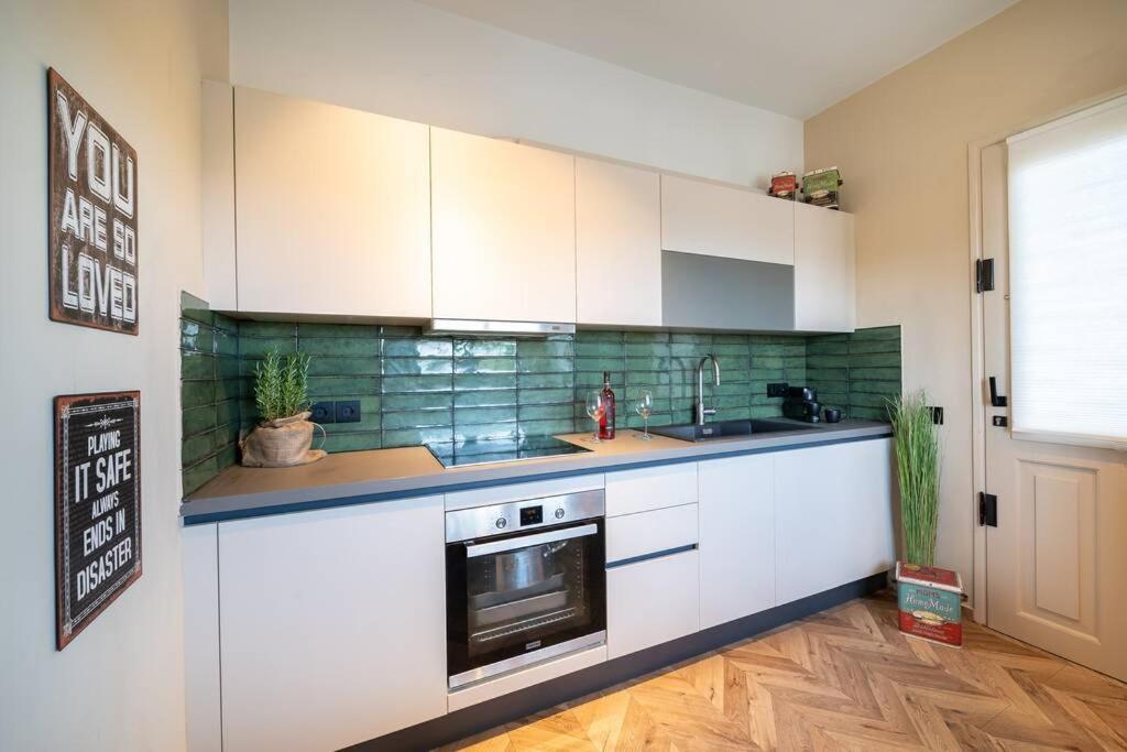 Orange Tree Villa Порто Хели Екстериор снимка