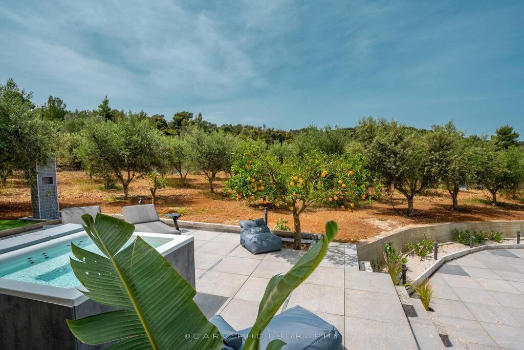 Orange Tree Villa Порто Хели Екстериор снимка